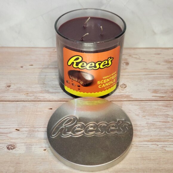 🆕Reese's Peanut Butter Cup Scented 3-Wick Candle - Picture 4 of 4